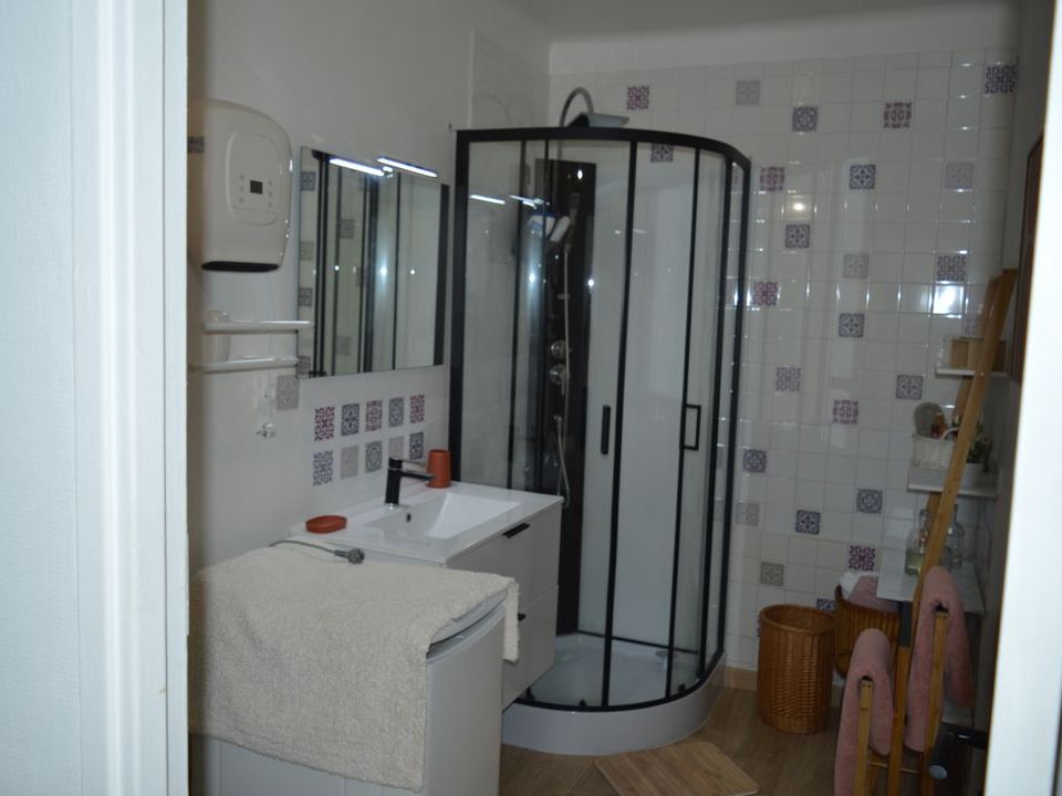Lejlighed i Amelie-les-Bains-Palalda, Pyrenees-Orientales - foto 1