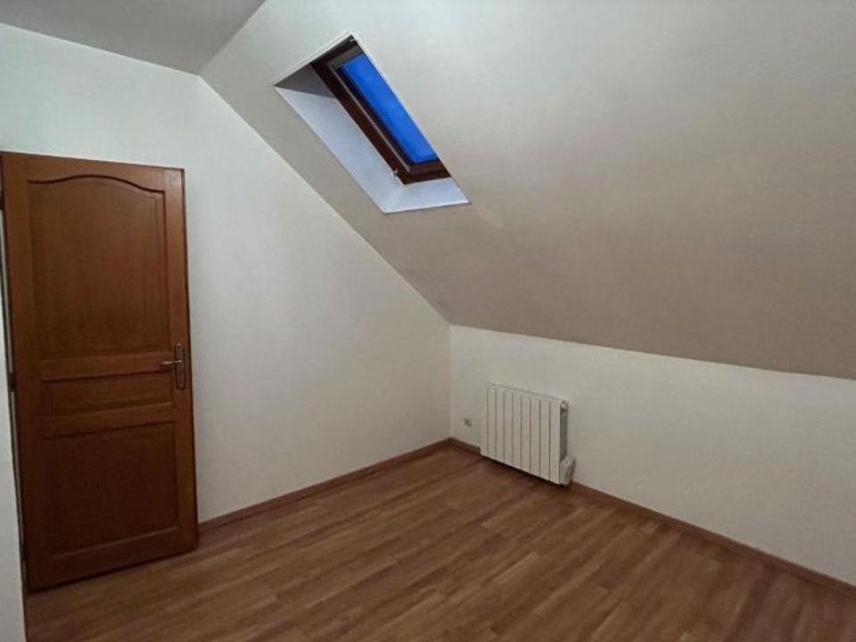 Apartment in Auvers-sur-Oise, Val-d'Oise - photo 2