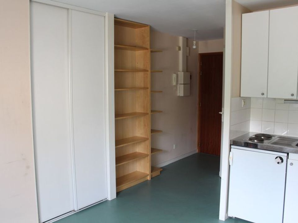 Studio in Angers, Maine-et-Loire - photo 2