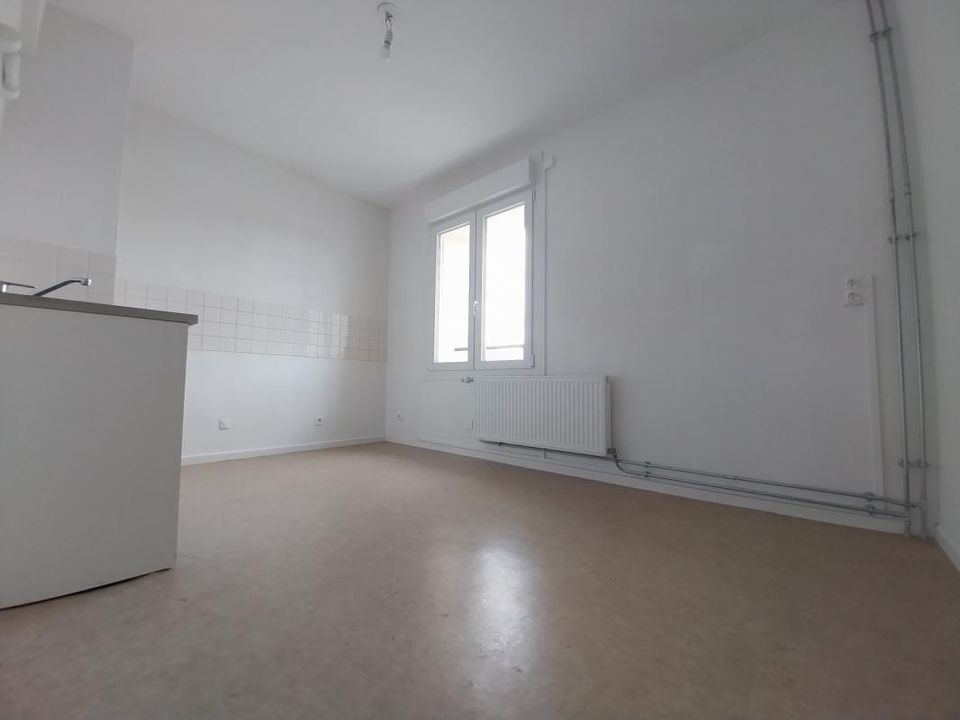 Apartment in Wassy, Haute-Marne - photo 2