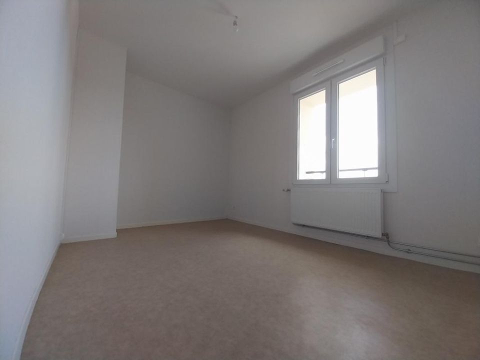 Apartment in Wassy, Haute-Marne - photo 3