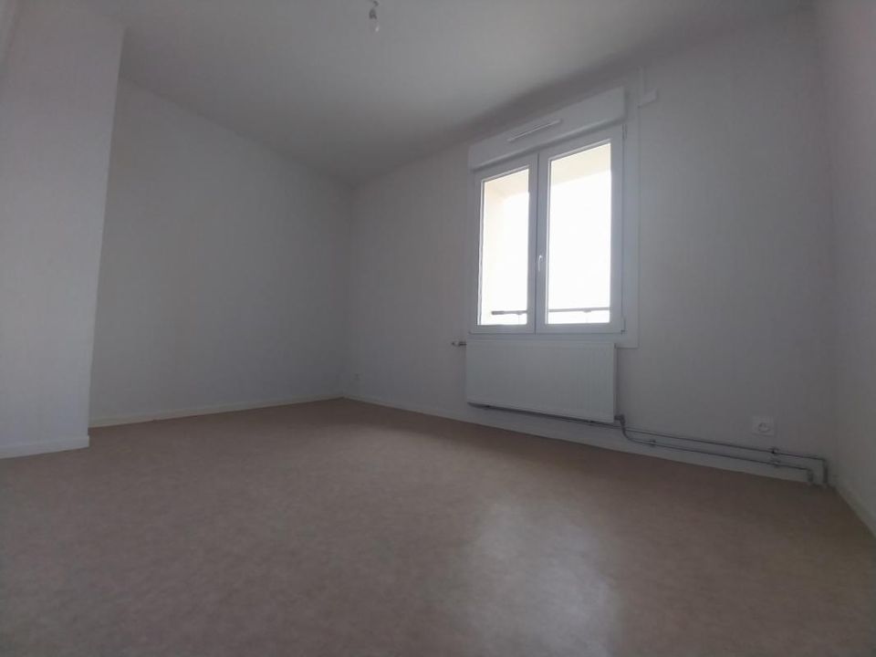 Apartment in Wassy, Haute-Marne - photo 4
