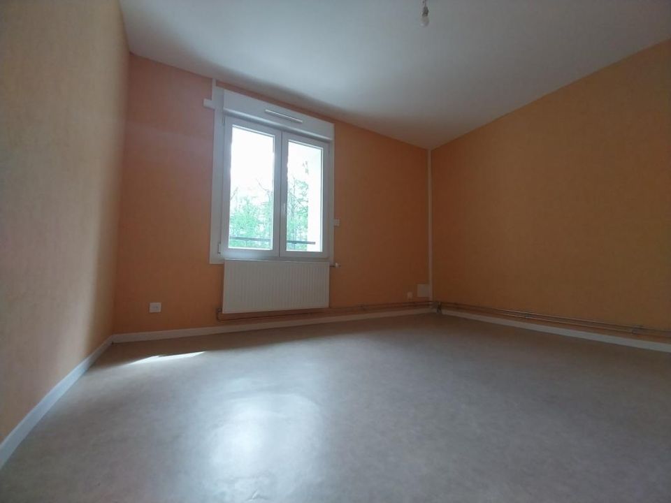 Apartment in Wassy, Haute-Marne - photo 5