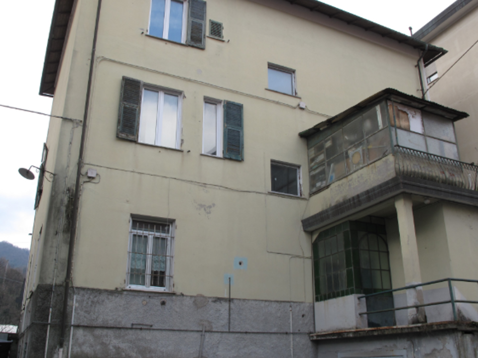Erhvervsejendom i Serra Ricco, Genoa - foto 1