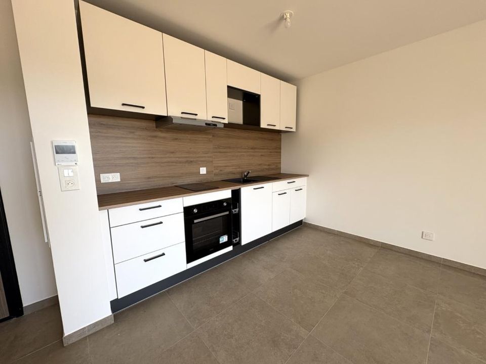 Apartment in Borgo, Haute-Corse - photo 1