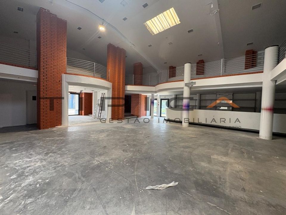 L'establiment comercial a Matacaes, Lisbon - foto 1