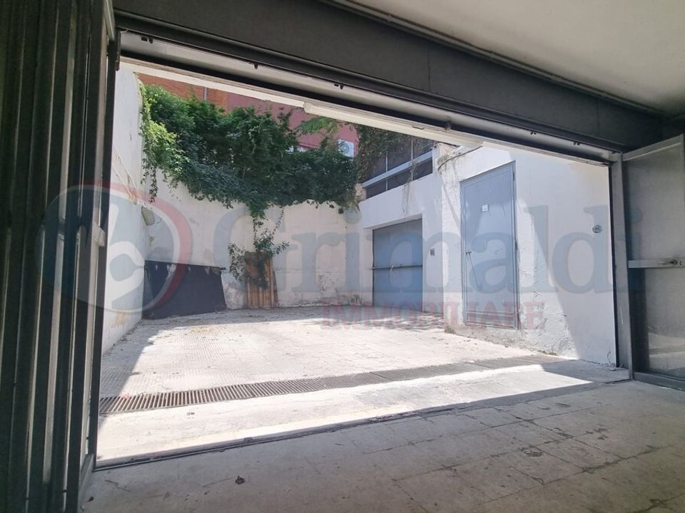 Erhvervsejendom i Bari, Bari - foto 3