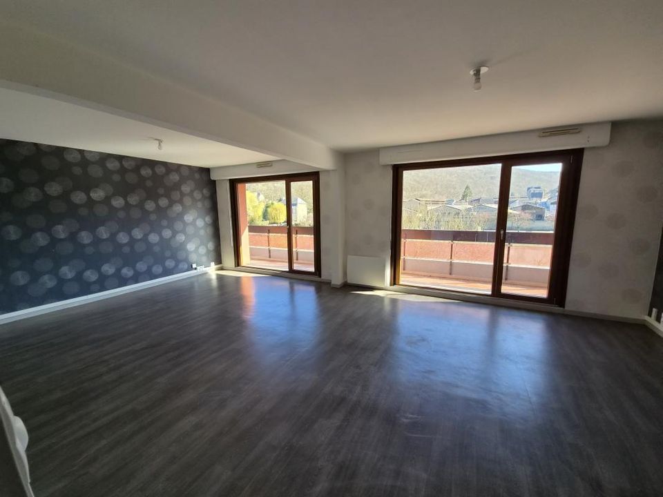 Lejlighed i Bogny-sur-Meuse, Ardennes - foto 1