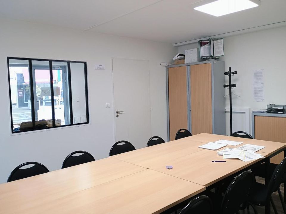 Erhvervsejendom i Saint-Etienne-du-Bois, Vendee - foto 3