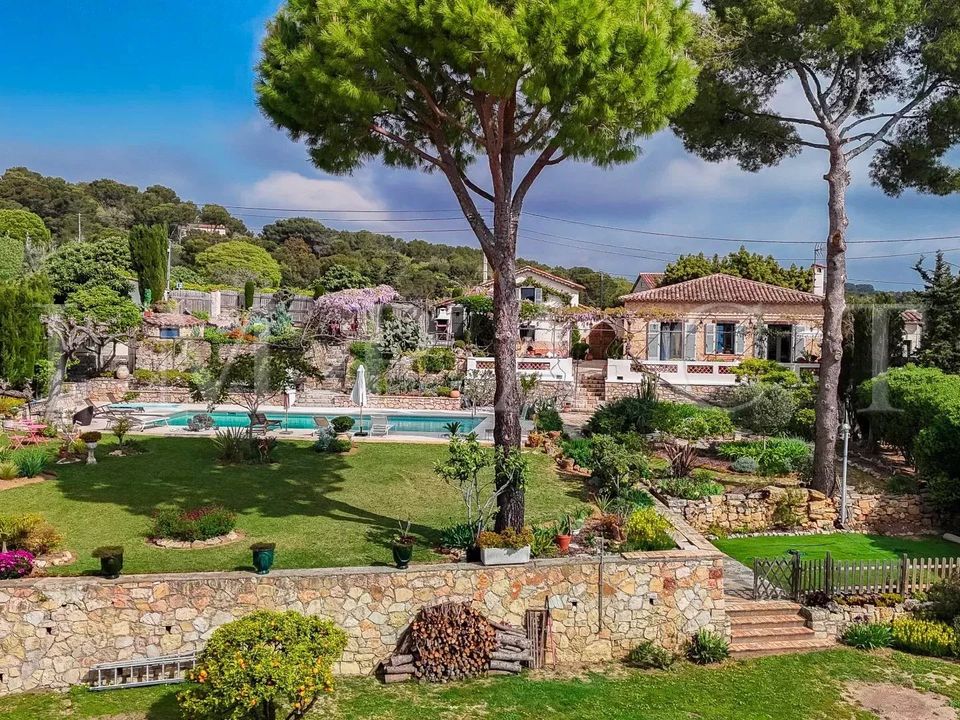 Villa i Antibes, Alpes-Maritimes - foto 1