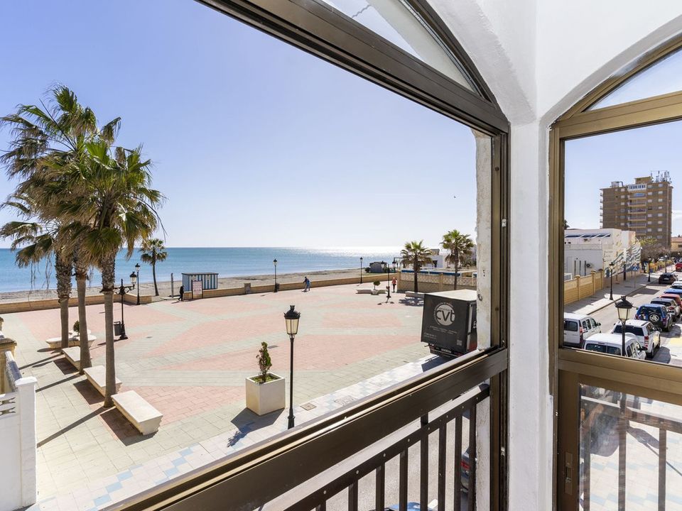 Villa i San Luis De Sabinillas, Malaga - foto 1