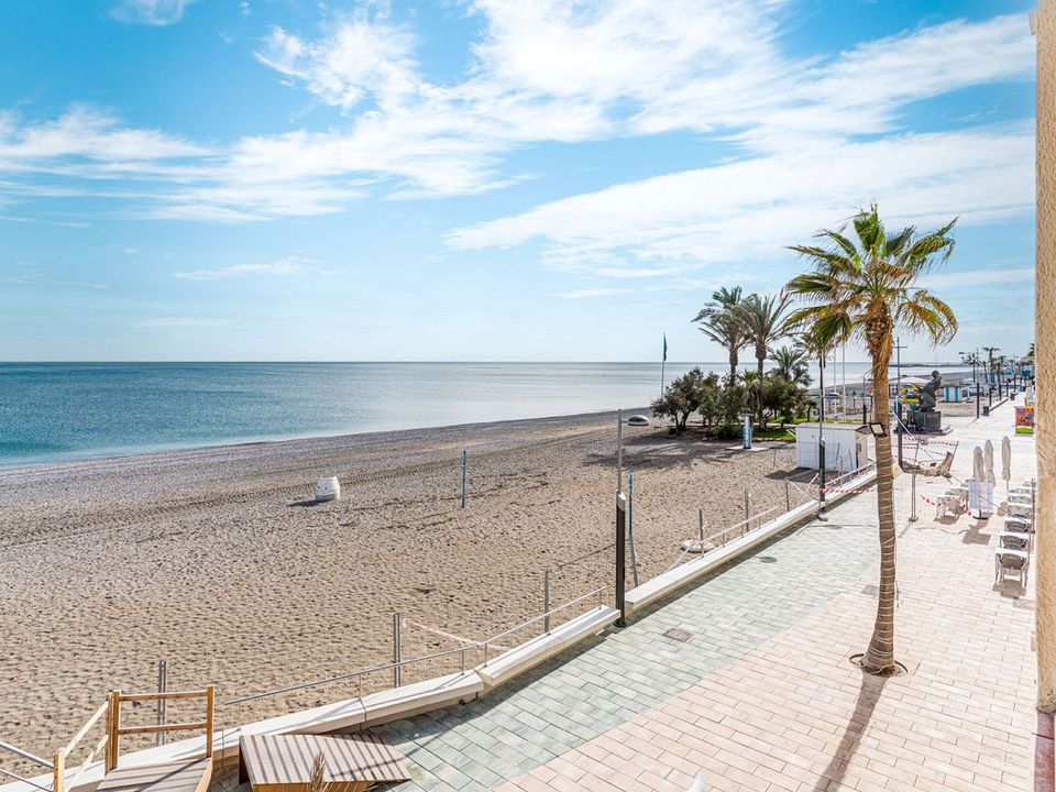 Villa i San Luis De Sabinillas, Malaga - foto 2