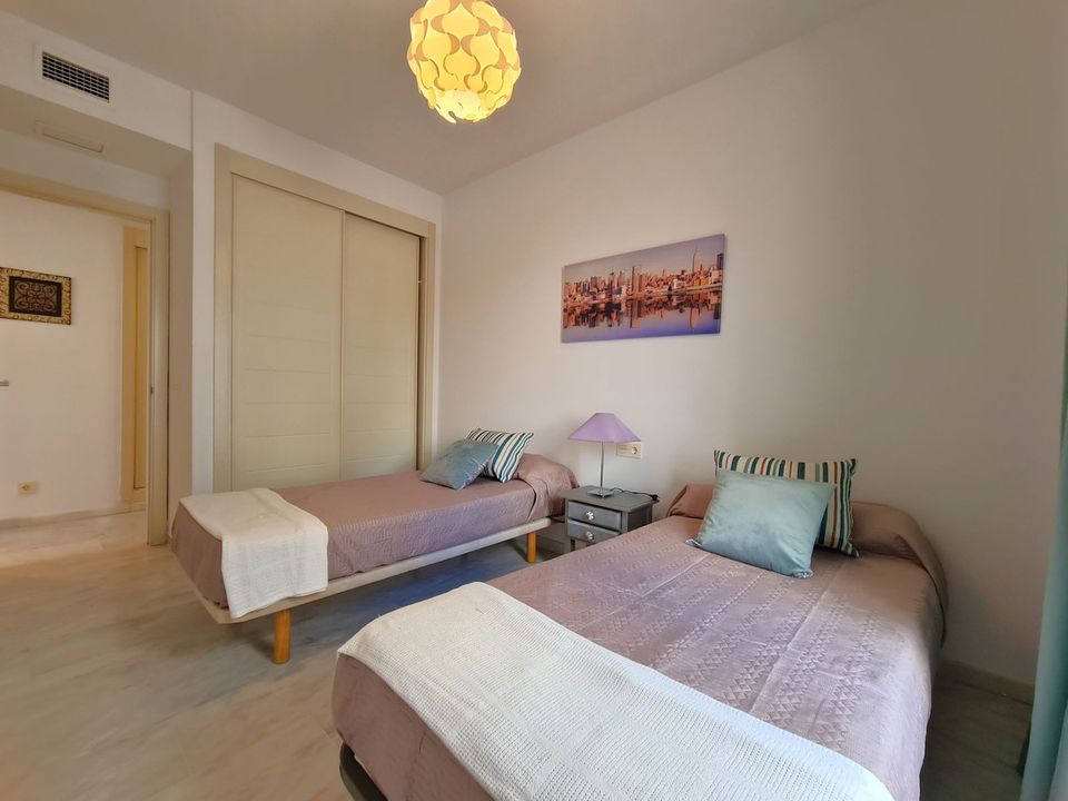 Lejlighed i Estepona, Malaga - foto 4