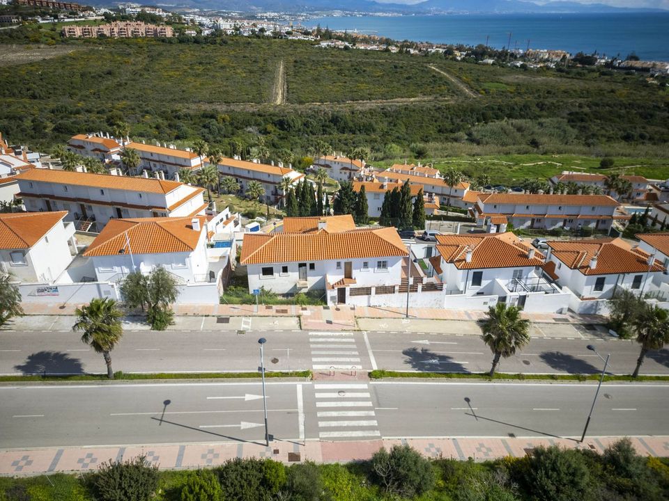 Villa en La Duquesa, Malaga - foto 2