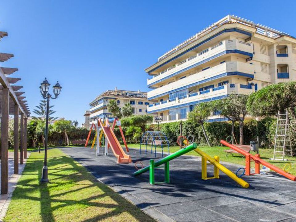 Villa i San Luis De Sabinillas, Malaga - foto 4