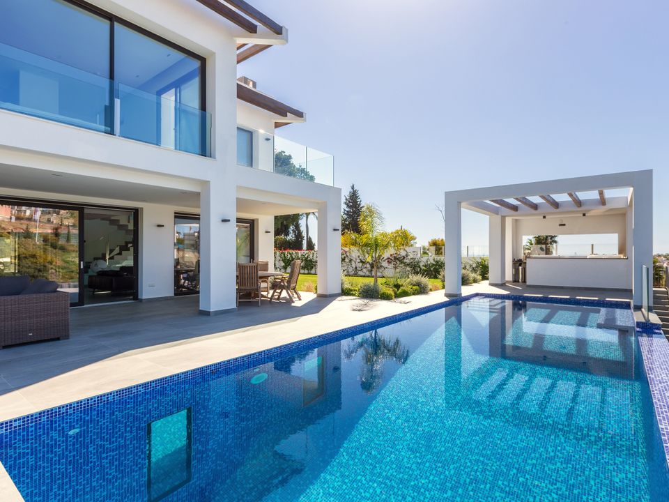 Villa i El Paraiso, Malaga - bilde 1