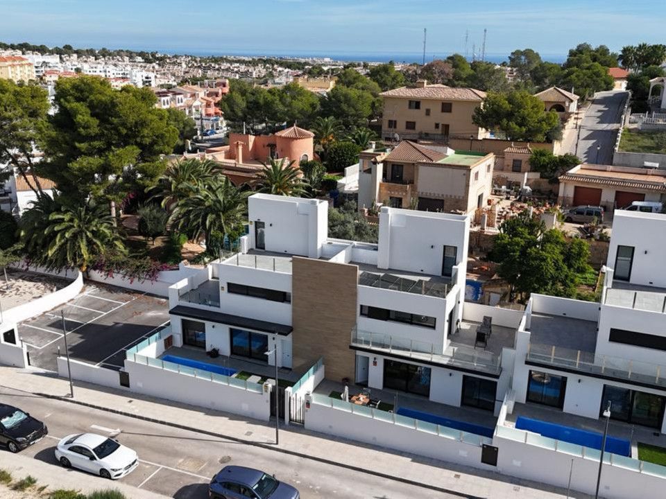 Villa i Villamartin, Alicante - foto 1