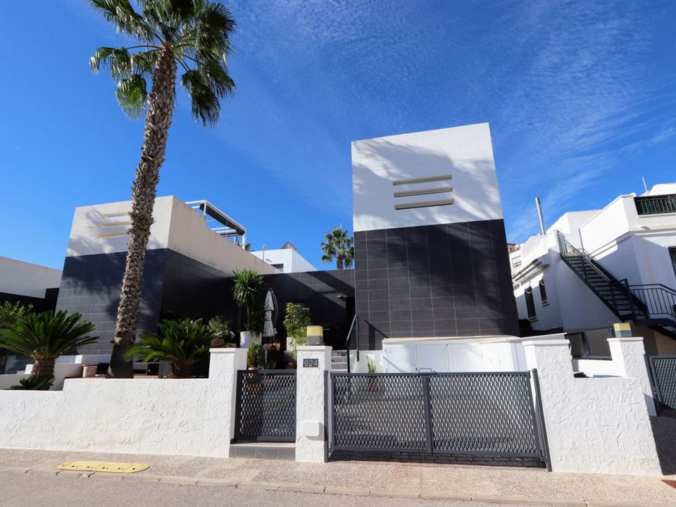 Villa i Villamartin, Alicante - foto 1