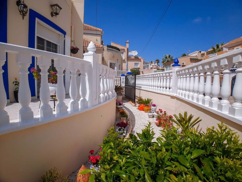 Villa a Villamartin, Alicante - foto 1