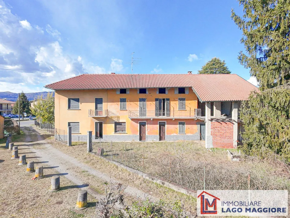 Villa i Angera, Varese - foto 1