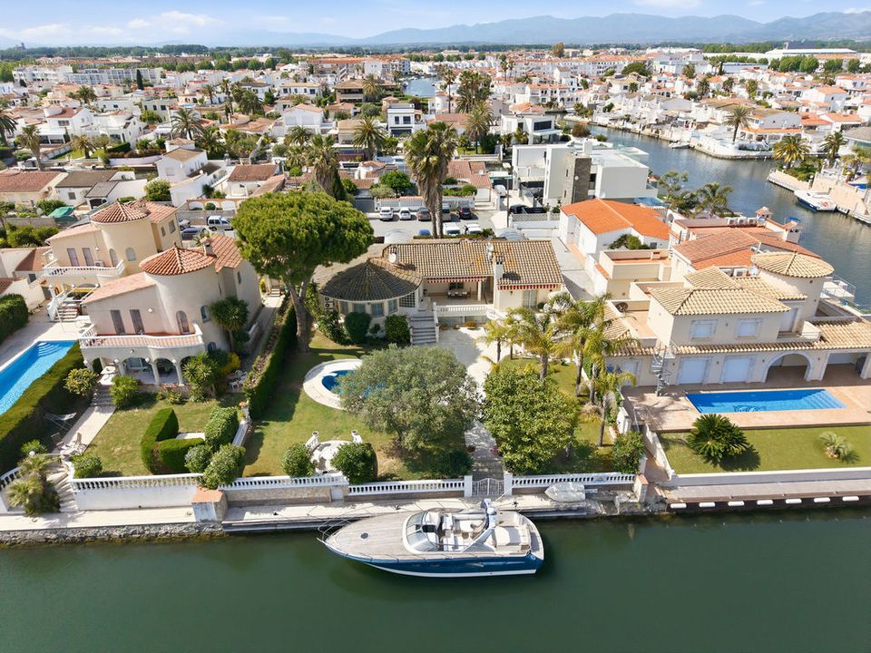 Villa i Empuriabrava, Gerona - foto 1