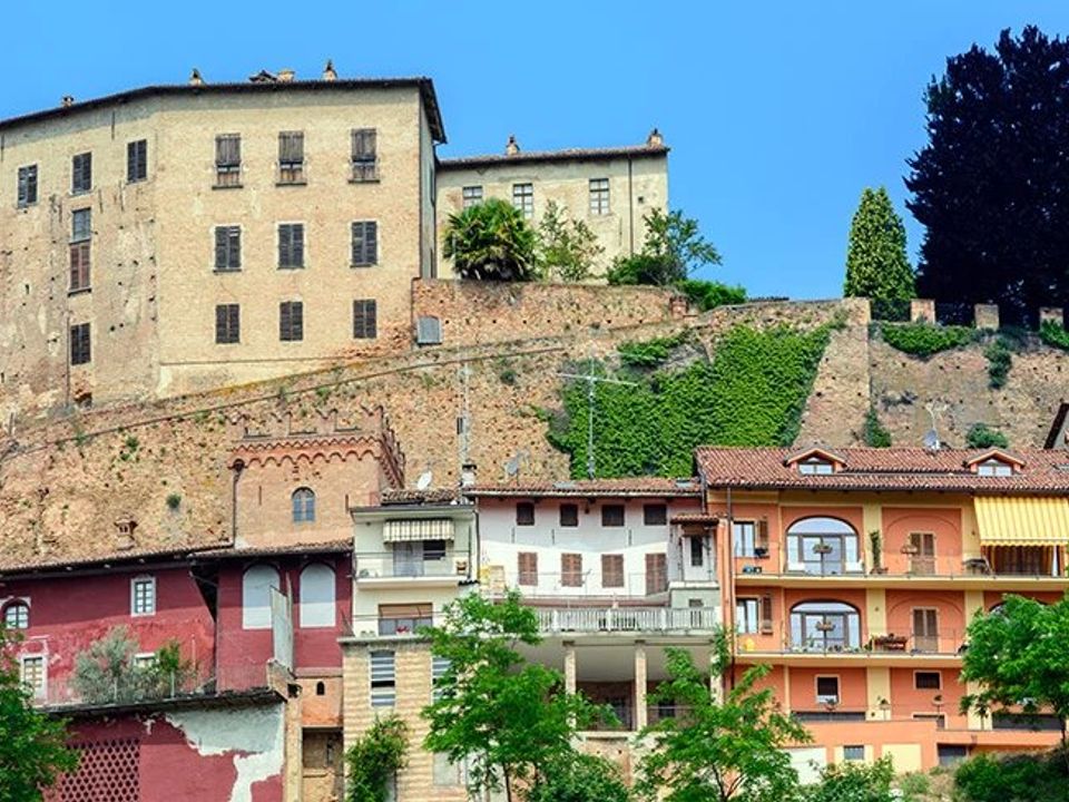 Helårsgrund i Castellinaldo, Cuneo - foto 1