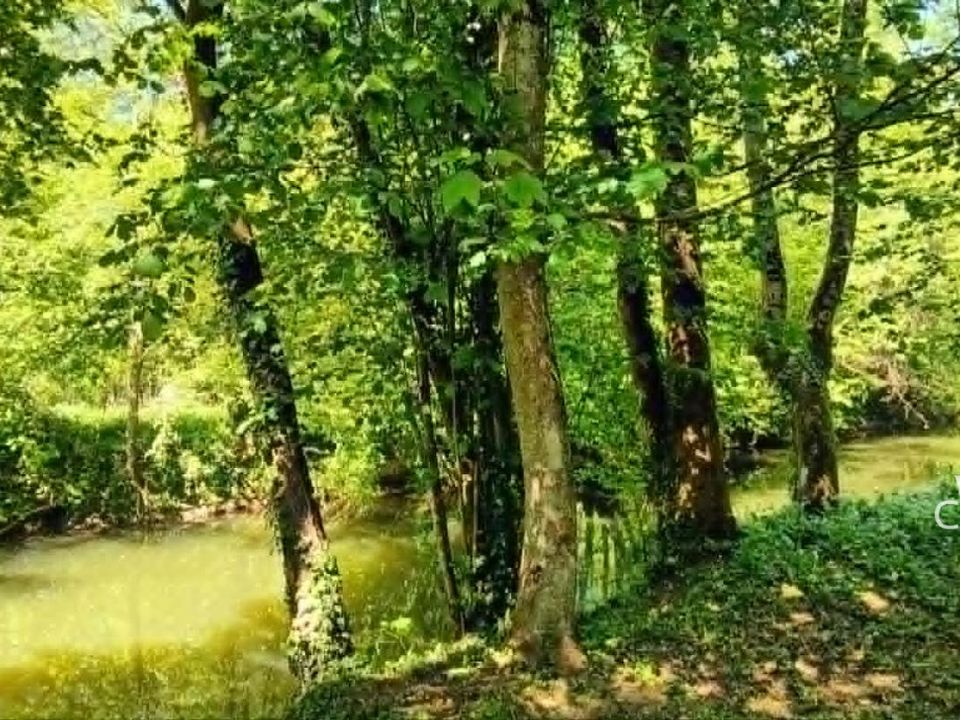Tomt i Macquigny, Aisne - bilde 1