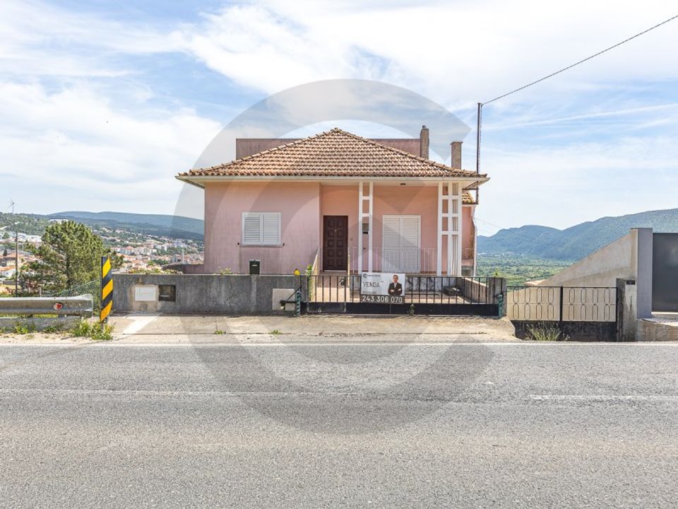Villa en Mira de Aire, Leiria - foto 1