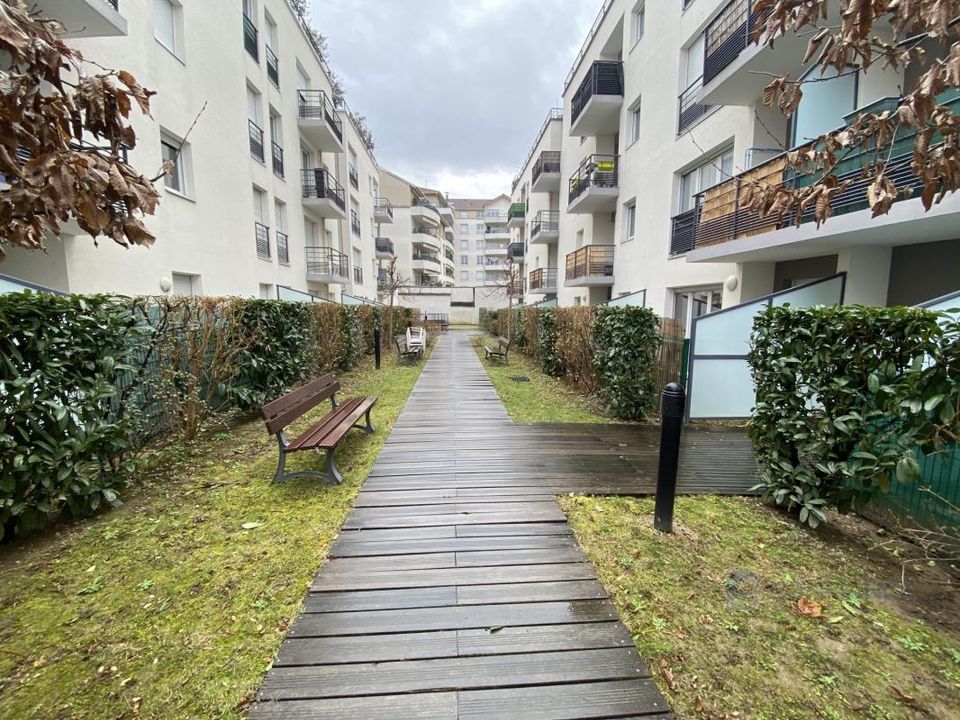 Lejlighed i Villeurbanne, Rhone - foto 1