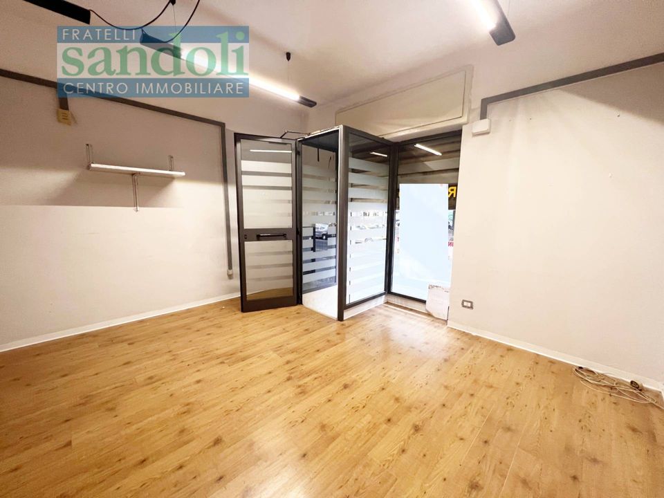 Commercial property in Vercelli, Vercelli - photo 4