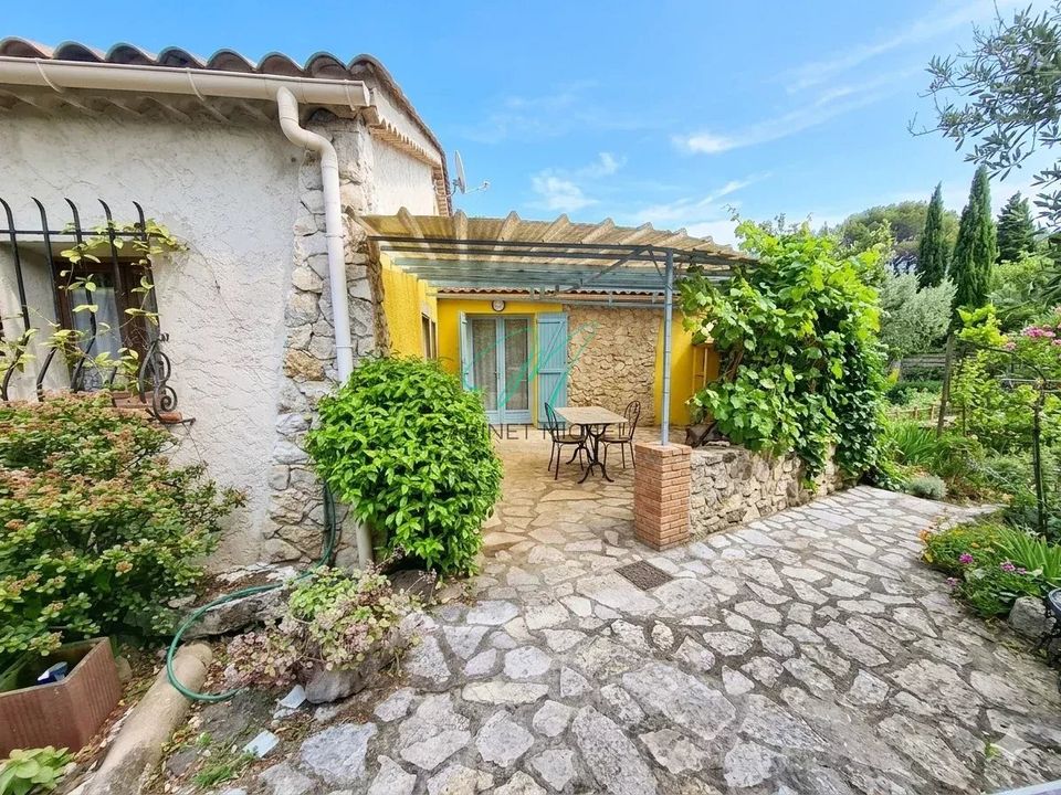 Villa i Roquefort-les-Pins, Alpes-Maritimes - foto 1