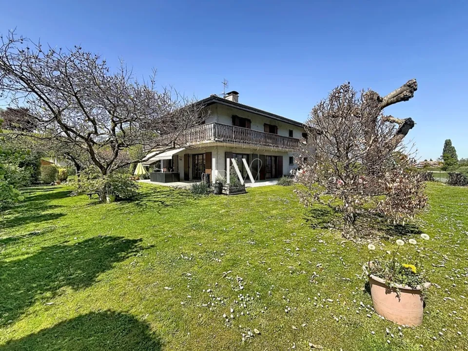 Villa i Bons-en-Chablais, Haute-Savoie - foto 1