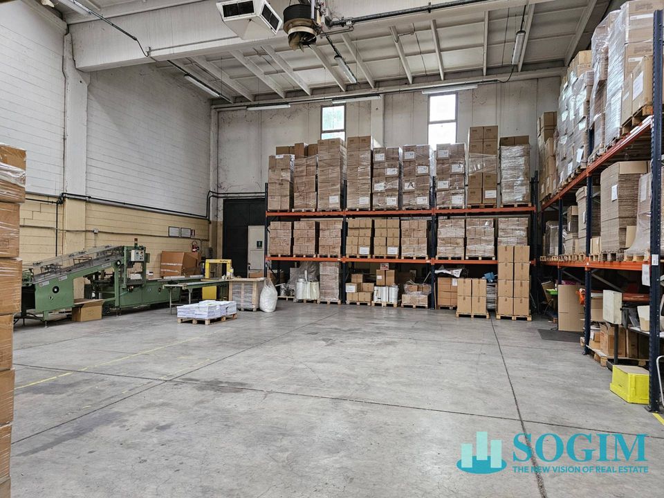 Propiedad comercial en Saronno, Varese - foto 2