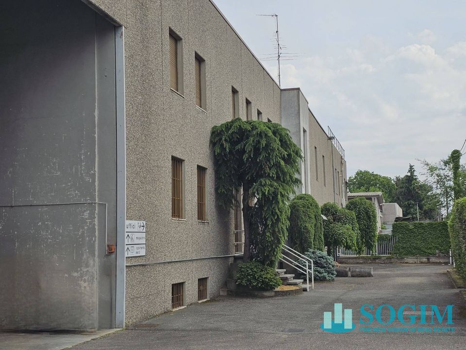 Propiedad comercial en Saronno, Varese - foto 3