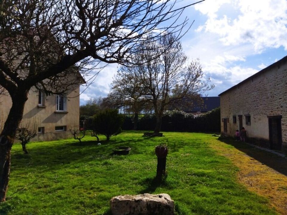 Villa en Chambon-sur-Voueize, Creuse - foto 1