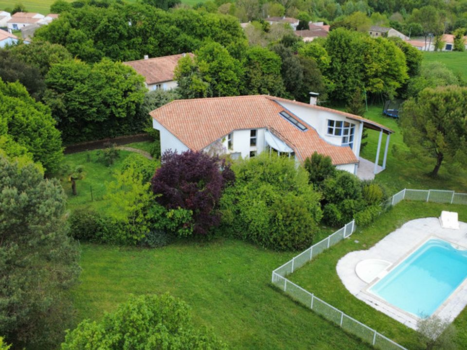 Villa a Tonnay-Charente, Charente-Maritime - foto 1