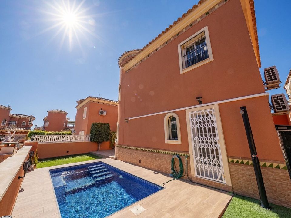 Villa i Orihuela Costa, Alicante - foto 1