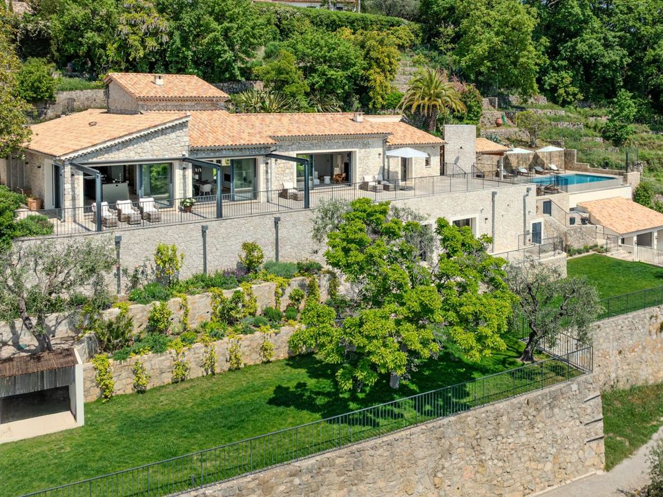 Villa i Chateauneuf-Grasse, Alpes-Maritimes - foto 1