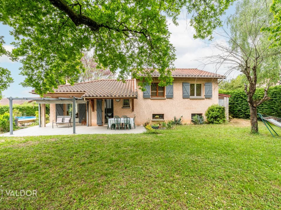 Villa i Neuville-sur-Saône, Rhone - foto 1