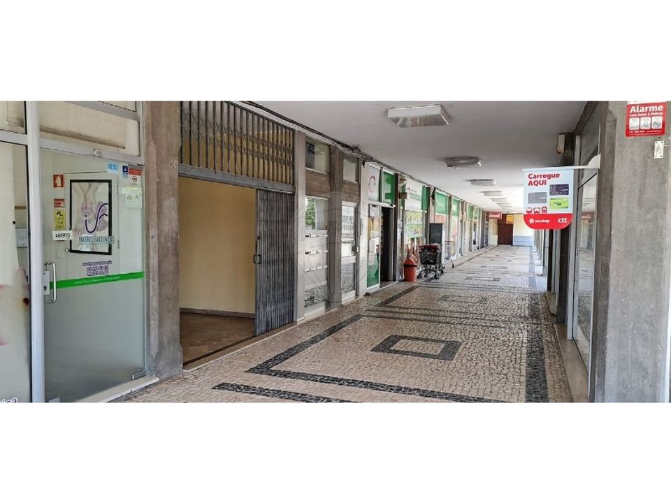 Erhvervsejendom i Maia, Porto - foto 1