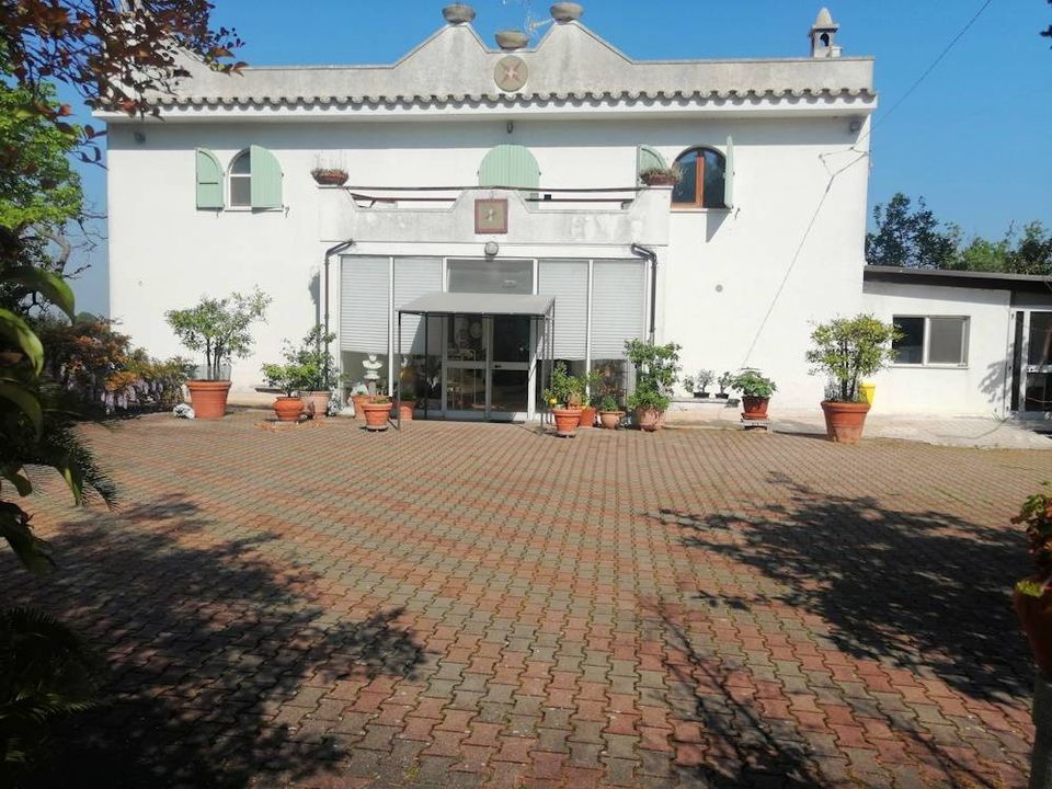 Villa en Santa Maria Nuova, Ancona - foto 1