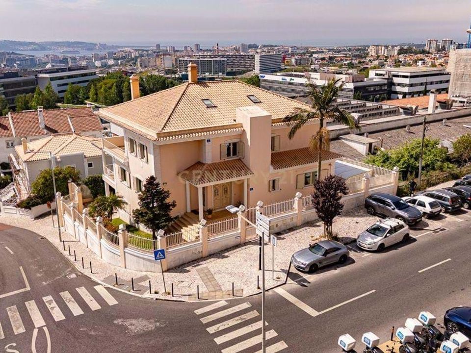 Villa i Amadora, Lisbon - foto 1