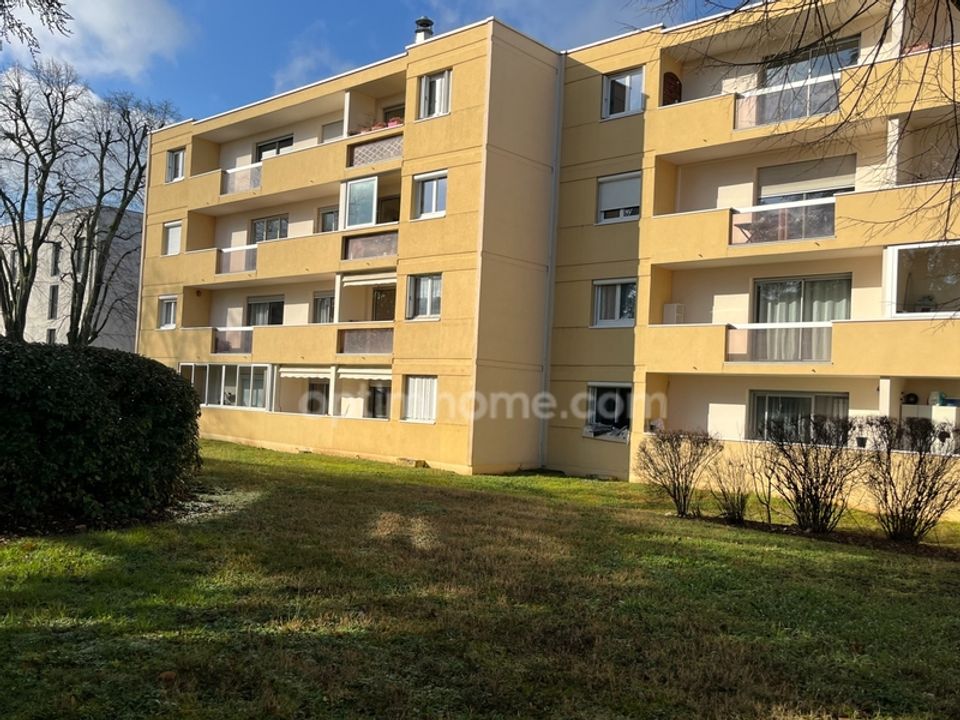 Lejlighed i Meyzieu, Rhone - foto 1