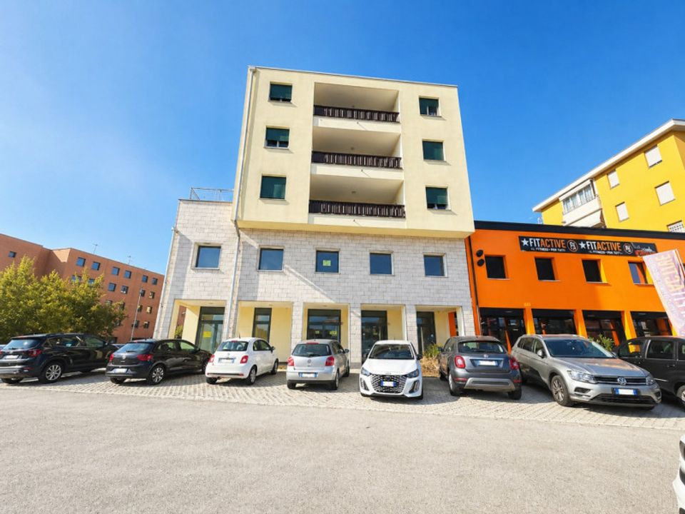 Erhvervsejendom i Sassuolo, Modena - foto 2