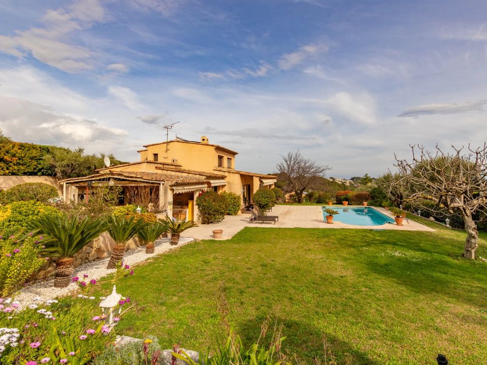Villa a Antibes, Alpes-Maritimes - foto 1