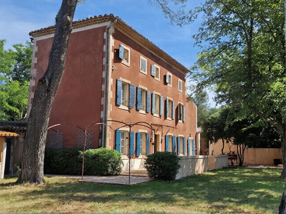 Villa in Oppede, Vaucluse - photo 1