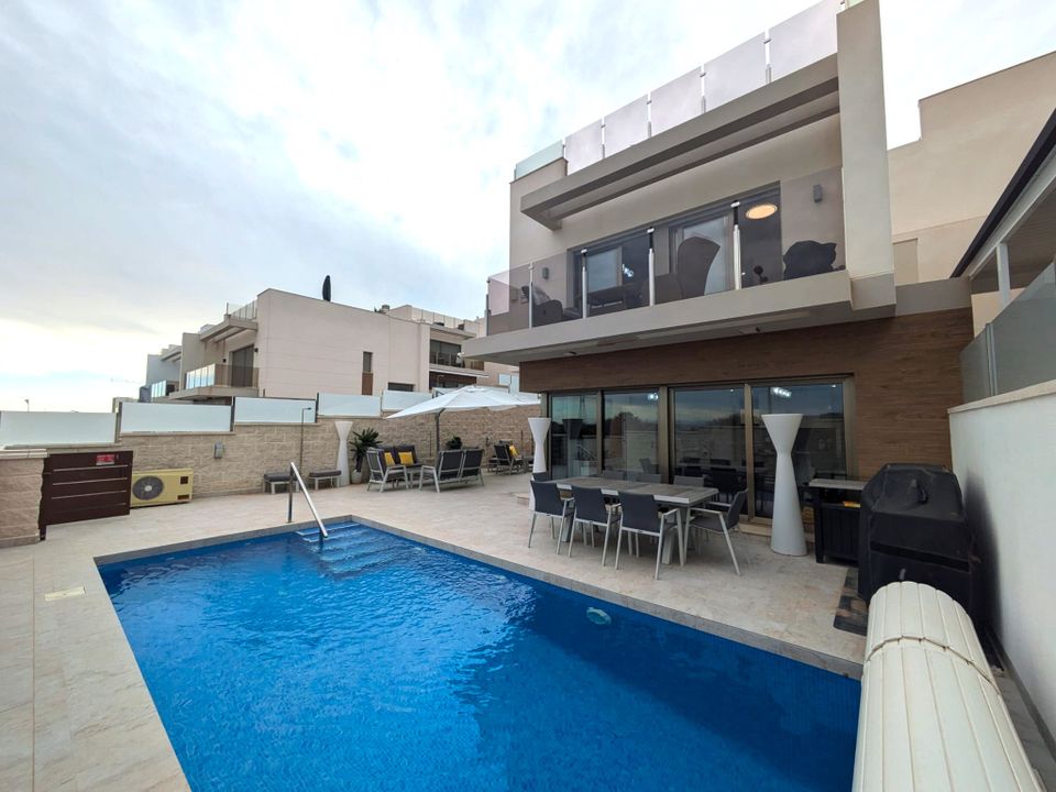Villa i Villamartin, Alicante - foto 1