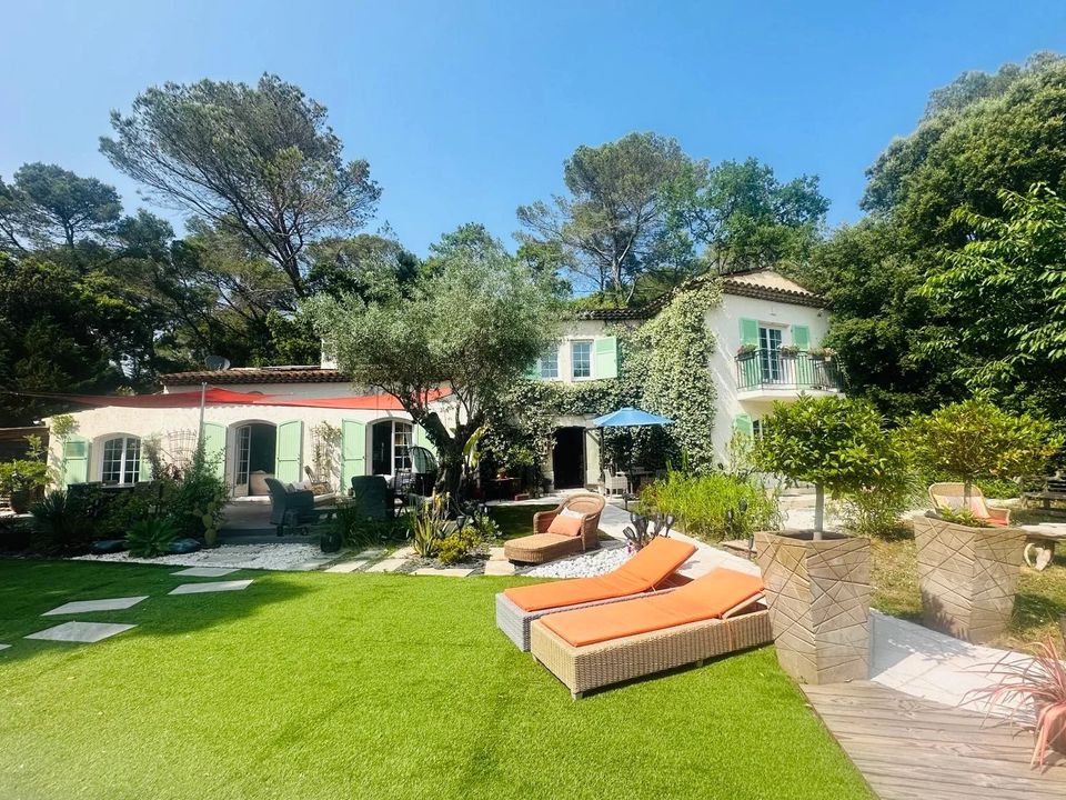 Villa i Roquefort-les-Pins, Alpes-Maritimes - foto 1