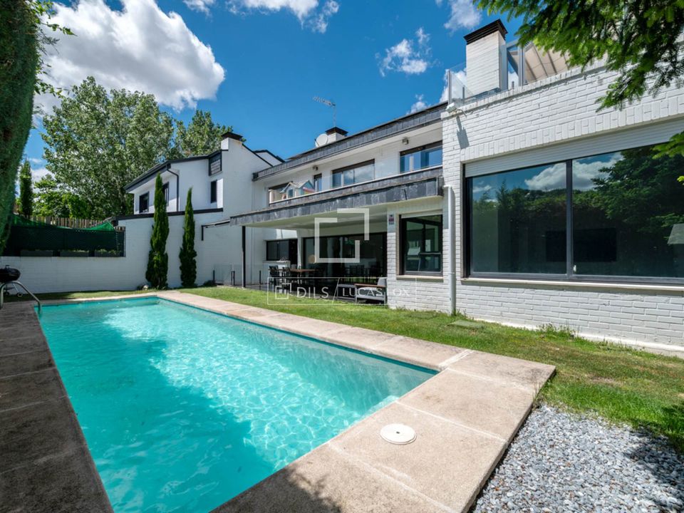 Villa i Alcobendas, Madrid - foto 1