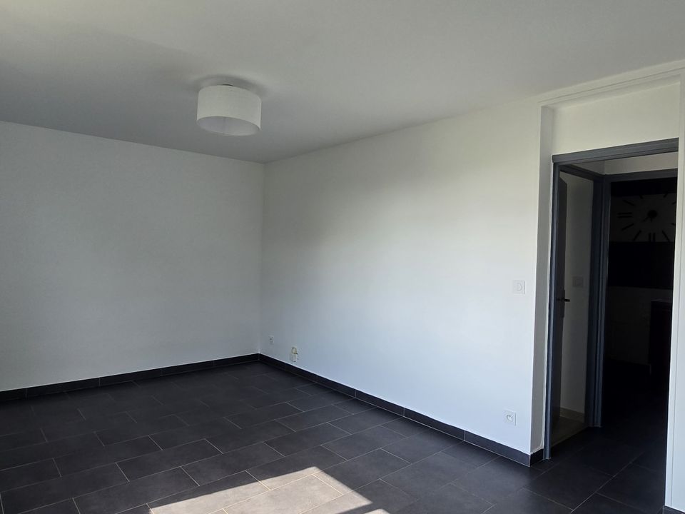 Lejlighed i Sainte-Geneviève-des-Bois, Essonne - foto 4